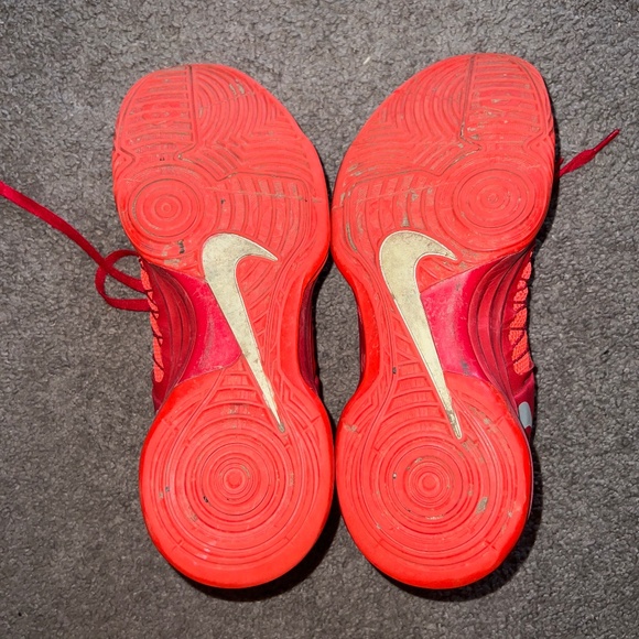 Men’s Nike Hyperdunk Sneakers - Picture 8 of 9